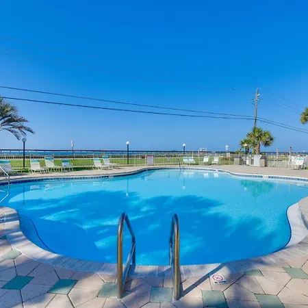 Well-Appointed Family Condo On Miramar Beach!